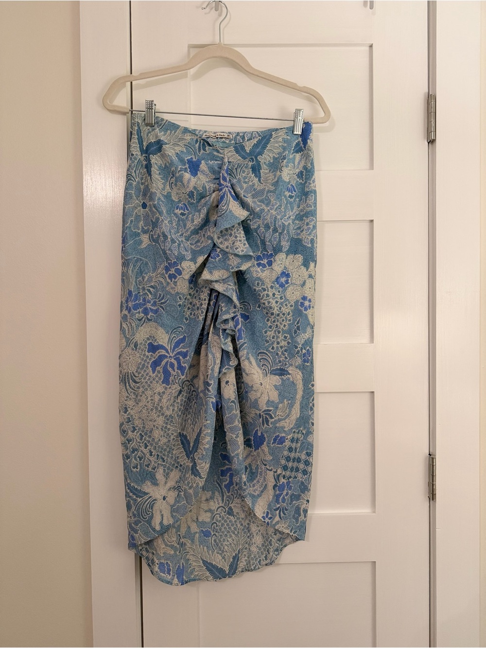 New Abercrombie & Fitch Blue Floral Ruffle Skirt